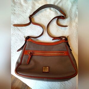 Dooney and Bourke Women's Pebble Grain Crossbody